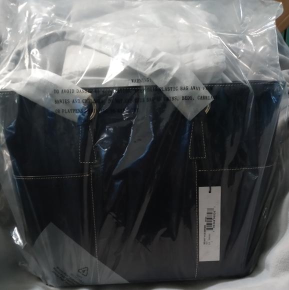 Dooney and Bourke Blue Helena https://www.ebay.com/usr/starrmartt - Picture 2 of 7